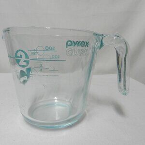 Pyrex Vintage Blue glass measuring 2 Cups 1 Pint liquid